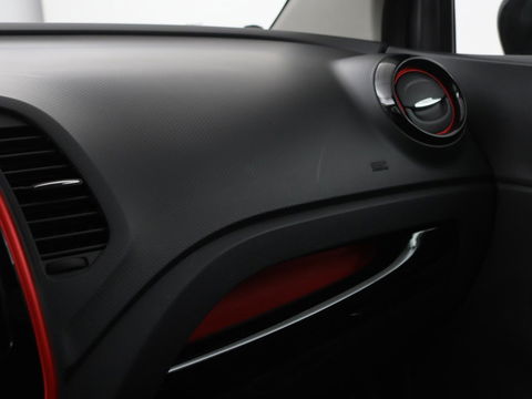 Renault Captur 0.9 TCe Helly Hansen | 1e eigenaar | Stoelverwarming | Trekhaak | Camera | Navigatie | Keyless | Climate control | Cruise control | LED