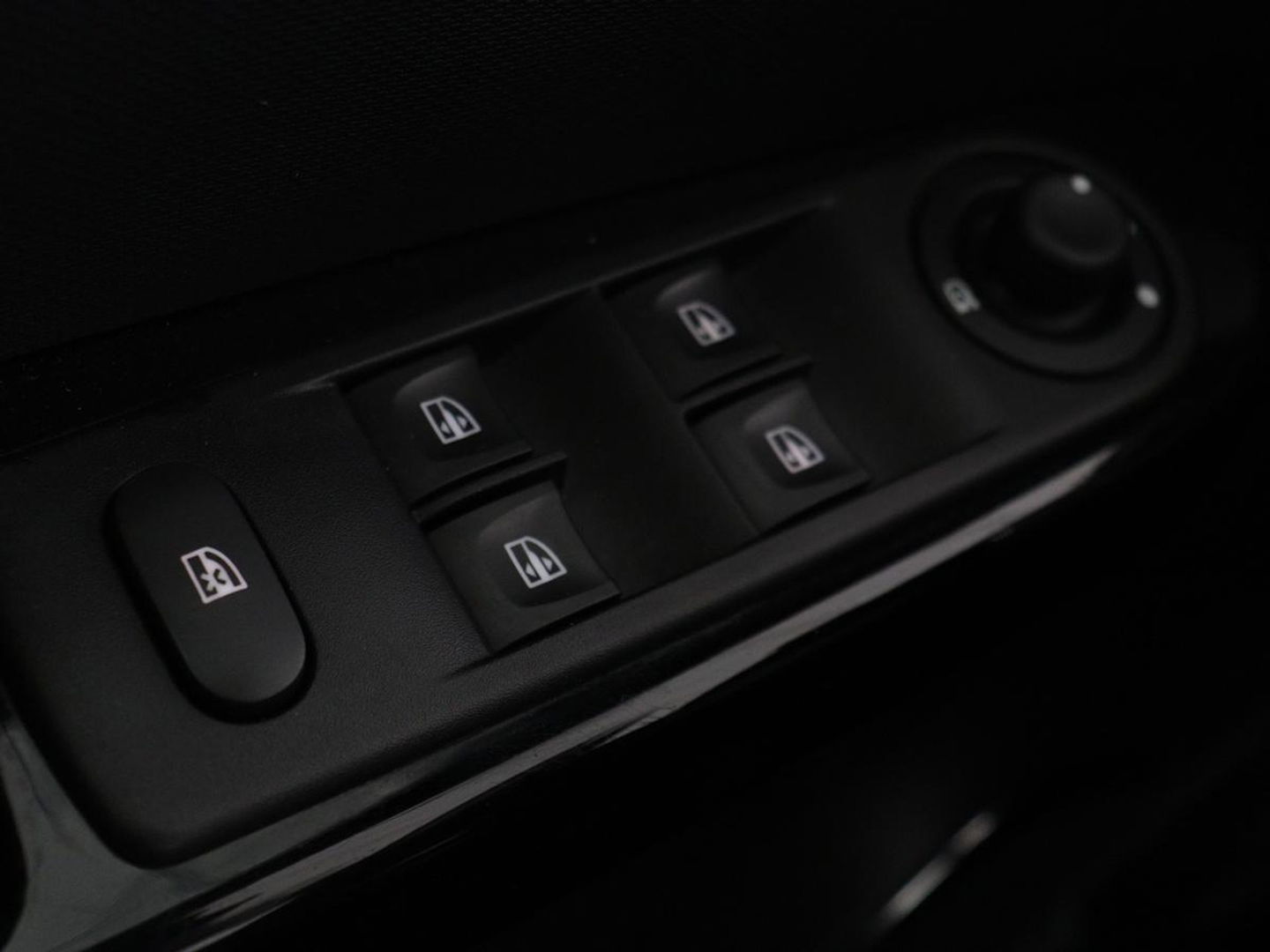 Renault Captur 0.9 TCe Helly Hansen | 1e eigenaar | Stoelverwarming | Trekhaak | Camera | Navigatie | Keyless | Climate control | Cruise control | LED