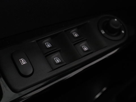 Renault Captur 0.9 TCe Helly Hansen | 1e eigenaar | Stoelverwarming | Trekhaak | Camera | Navigatie | Keyless | Climate control | Cruise control | LED