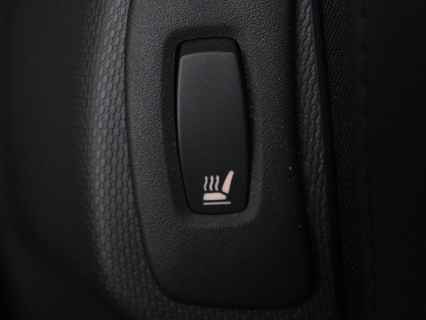 Renault Captur 0.9 TCe Helly Hansen | 1e eigenaar | Stoelverwarming | Trekhaak | Camera | Navigatie | Keyless | Climate control | Cruise control | LED