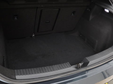 SEAT Leon 1.5 TSI FR Ultimate Edition Black | Panoramadak | Stoelverwarming | Beats Audio | Virual Cockpit | Adaptive cruise | Full LED | Leder/Alcantara | Keyless | Navigatie | Sfeerverlichting