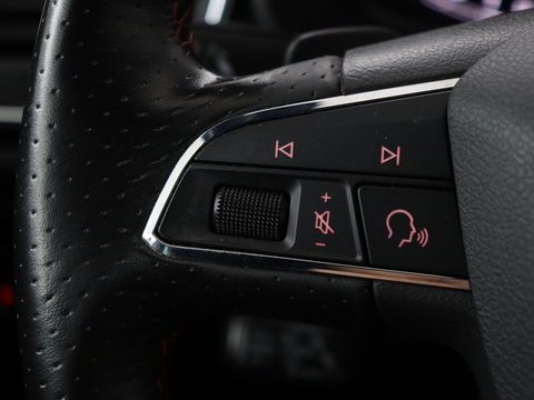 SEAT Leon 1.5 TSI FR Ultimate Edition Black | Panoramadak | Stoelverwarming | Beats Audio | Virual Cockpit | Adaptive cruise | Full LED | Leder/Alcantara | Keyless | Navigatie | Sfeerverlichting