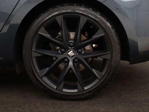 SEAT Leon 1.5 TSI FR Ultimate Edition Black | Panoramadak | Stoelverwarming | Beats Audio | Virual Cockpit | Adaptive cruise | Full LED | Leder/Alcantara | Keyless | Navigatie | Sfeerverlichting