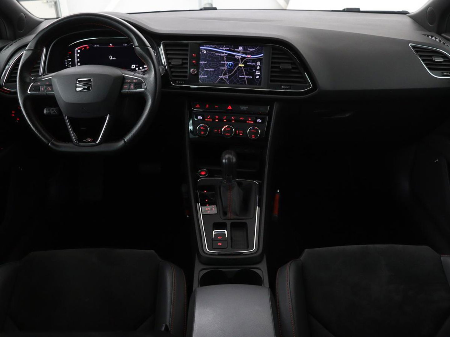 SEAT Leon 1.5 TSI FR Ultimate Edition Black | Panoramadak | Stoelverwarming | Beats Audio | Virual Cockpit | Adaptive cruise | Full LED | Leder/Alcantara | Keyless | Navigatie | Sfeerverlichting