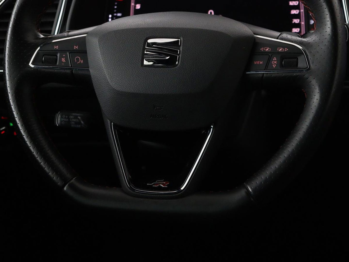 SEAT Leon 1.5 TSI FR Ultimate Edition Black | Panoramadak | Stoelverwarming | Beats Audio | Virual Cockpit | Adaptive cruise | Full LED | Leder/Alcantara | Keyless | Navigatie | Sfeerverlichting