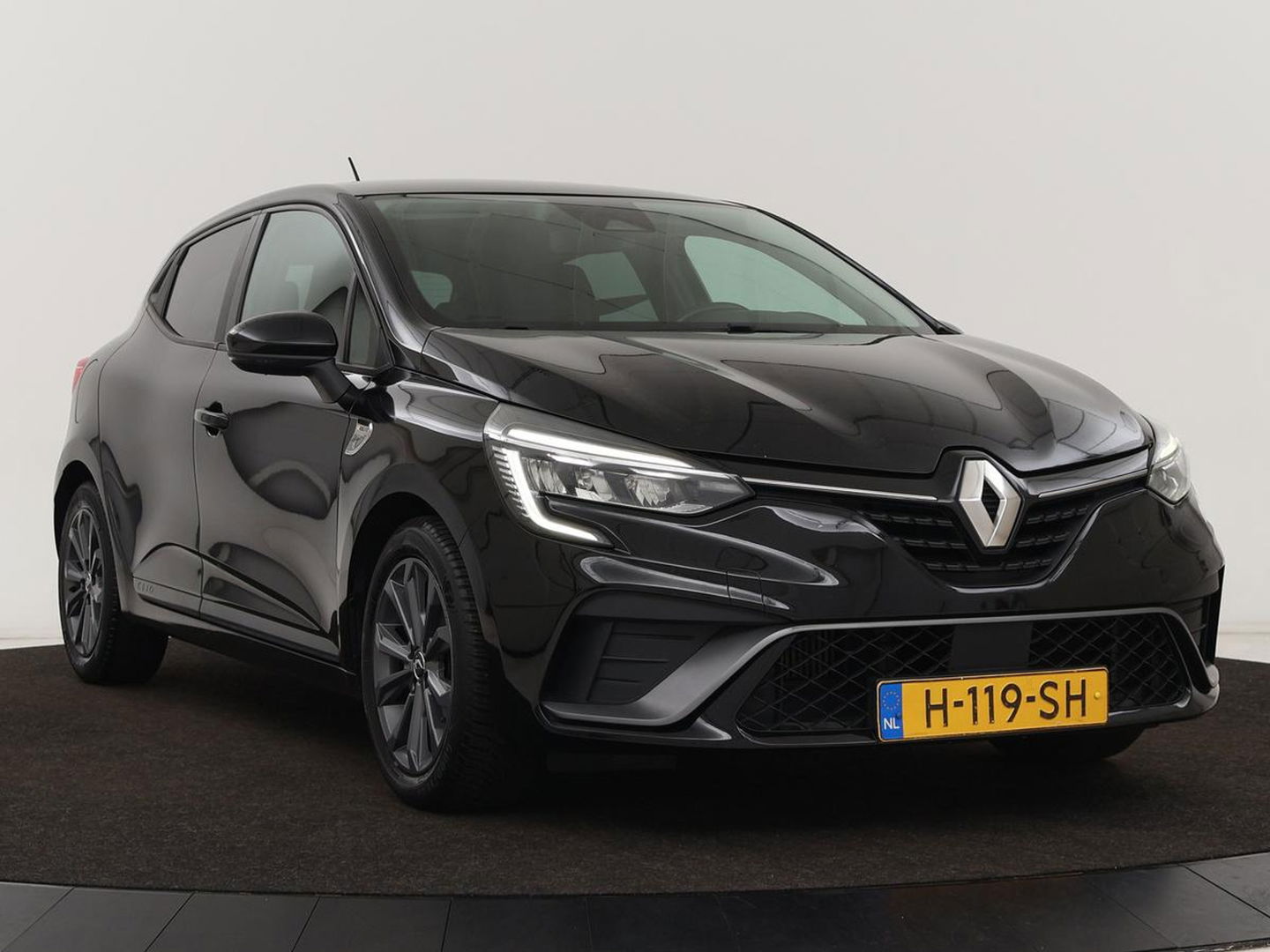 Renault Clio 1.0 TCe R.S. Line | Trekhaak | Full LED | Carplay | Keyless | Navigatie | Parkeerhulp | Airco | Cruise control | Bluetooth