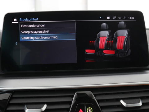 BMW 5 Serie 530e Business Edition Plus | Laser LED | Head-Up | Leder | Stoelverwarming | Trekhaak | Camera | Park Assist | Carplay | Navigatie | Memory | Live Cockpit