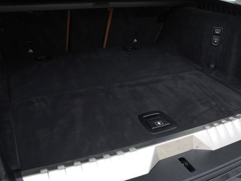 BMW 5 Serie 530e Business Edition Plus | Laser LED | Head-Up | Leder | Stoelverwarming | Trekhaak | Camera | Park Assist | Carplay | Navigatie | Memory | Live Cockpit