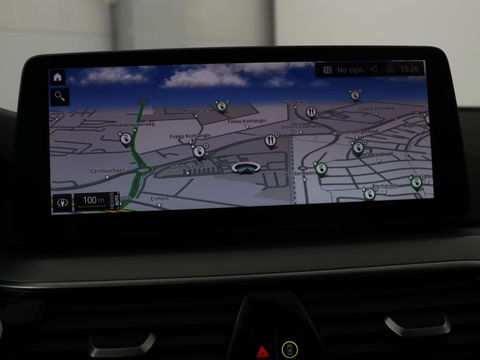 BMW 5 Serie 530e Business Edition Plus | Laser LED | Head-Up | Leder | Stoelverwarming | Trekhaak | Camera | Park Assist | Carplay | Navigatie | Memory | Live Cockpit
