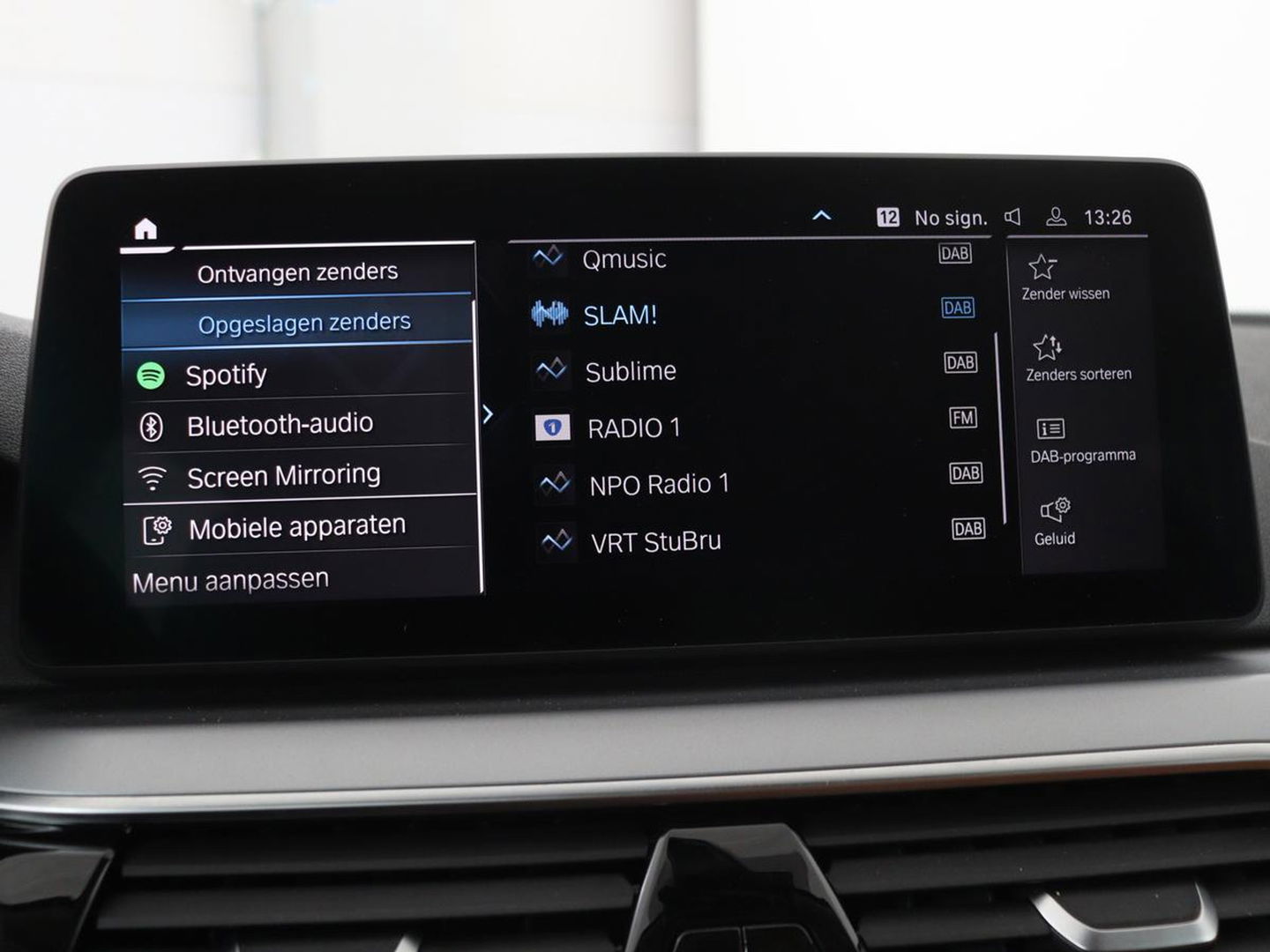 BMW 5 Serie 530e Business Edition Plus | Laser LED | Head-Up | Leder | Stoelverwarming | Trekhaak | Camera | Park Assist | Carplay | Navigatie | Memory | Live Cockpit