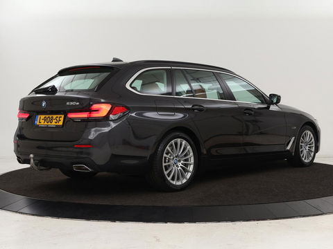 BMW 5 Serie 530e Business Edition Plus | Laser LED | Head-Up | Leder | Stoelverwarming | Trekhaak | Camera | Park Assist | Carplay | Navigatie | Memory | Live Cockpit