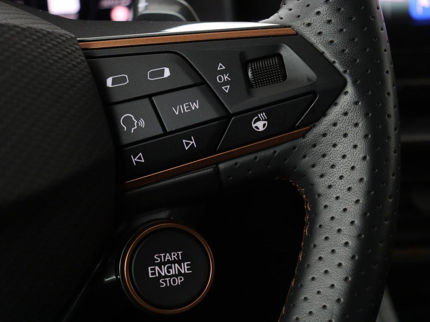 CUPRA Formentor 1.4 e-Hybrid VZ Performance | 245 PK | Stoel & stuurverwarming | Adaptive cruise | Camera | Carplay | Sfeerverlichting | Keyless | Navigatie | Sportstoelen | Full LED | PHEV