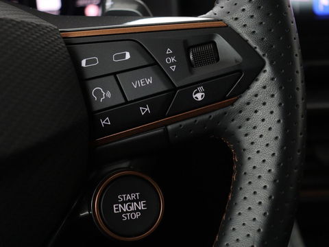 CUPRA Formentor 1.4 e-Hybrid VZ Performance | 245 PK | Stoel & stuurverwarming | Adaptive cruise | Camera | Carplay | Sfeerverlichting | Keyless | Navigatie | Sportstoelen | Full LED | PHEV