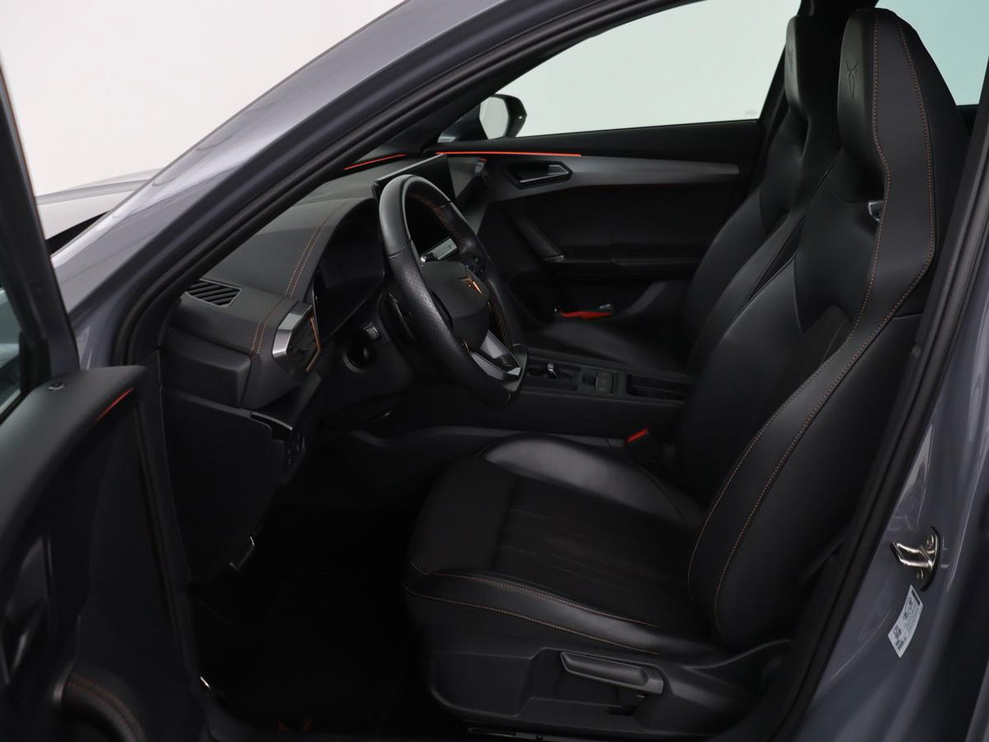 CUPRA Formentor 1.4 e-Hybrid VZ Performance | 245 PK | Stoel & stuurverwarming | Adaptive cruise | Camera | Carplay | Sfeerverlichting | Keyless | Navigatie | Sportstoelen | Full LED | PHEV