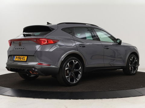 CUPRA Formentor 1.4 e-Hybrid VZ Performance | 245 PK | Stoel & stuurverwarming | Adaptive cruise | Camera | Carplay | Sfeerverlichting | Keyless | Navigatie | Sportstoelen | Full LED | PHEV