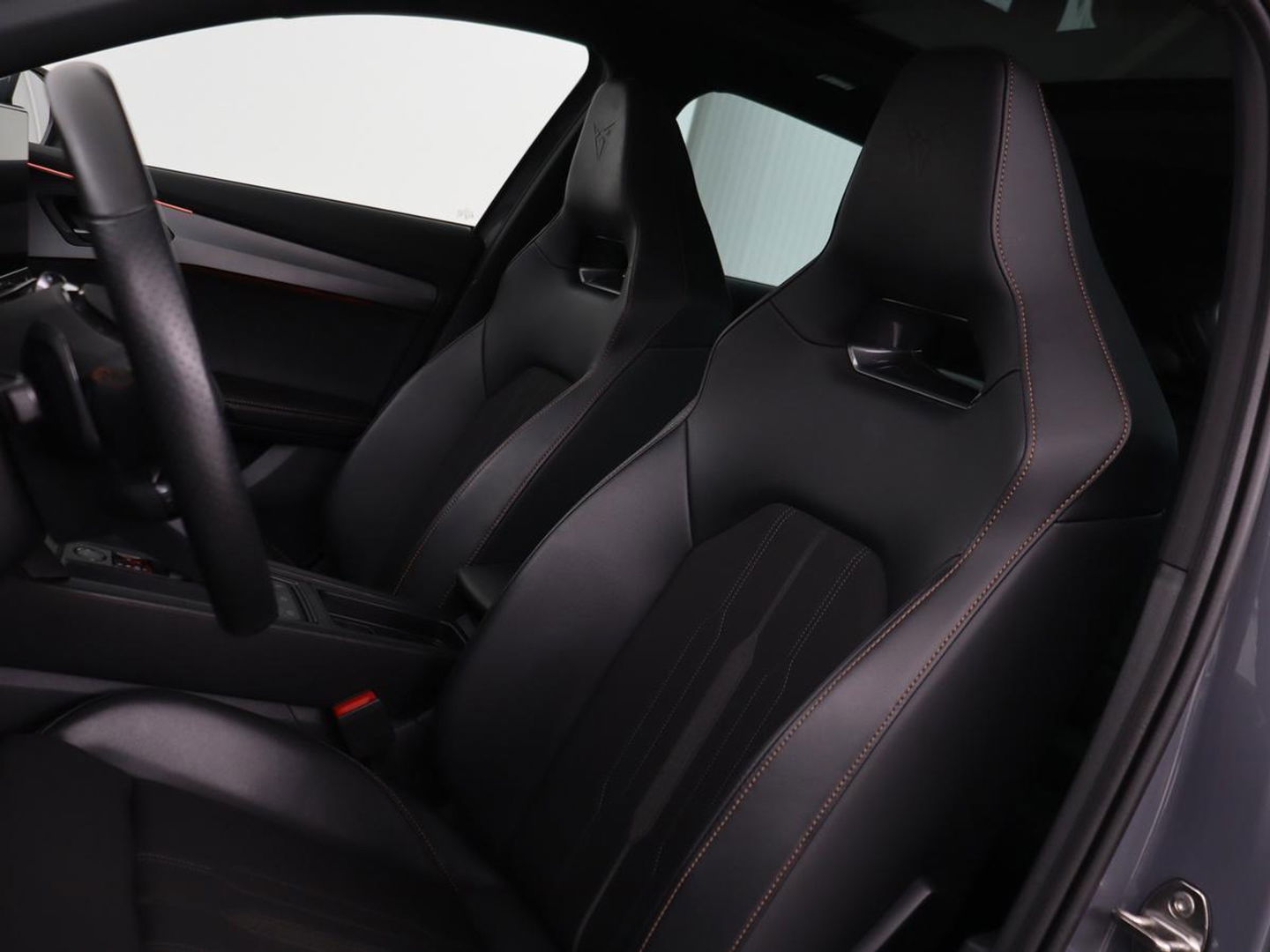CUPRA Formentor 1.4 e-Hybrid VZ Performance | 245 PK | Stoel & stuurverwarming | Adaptive cruise | Camera | Carplay | Sfeerverlichting | Keyless | Navigatie | Sportstoelen | Full LED | PHEV
