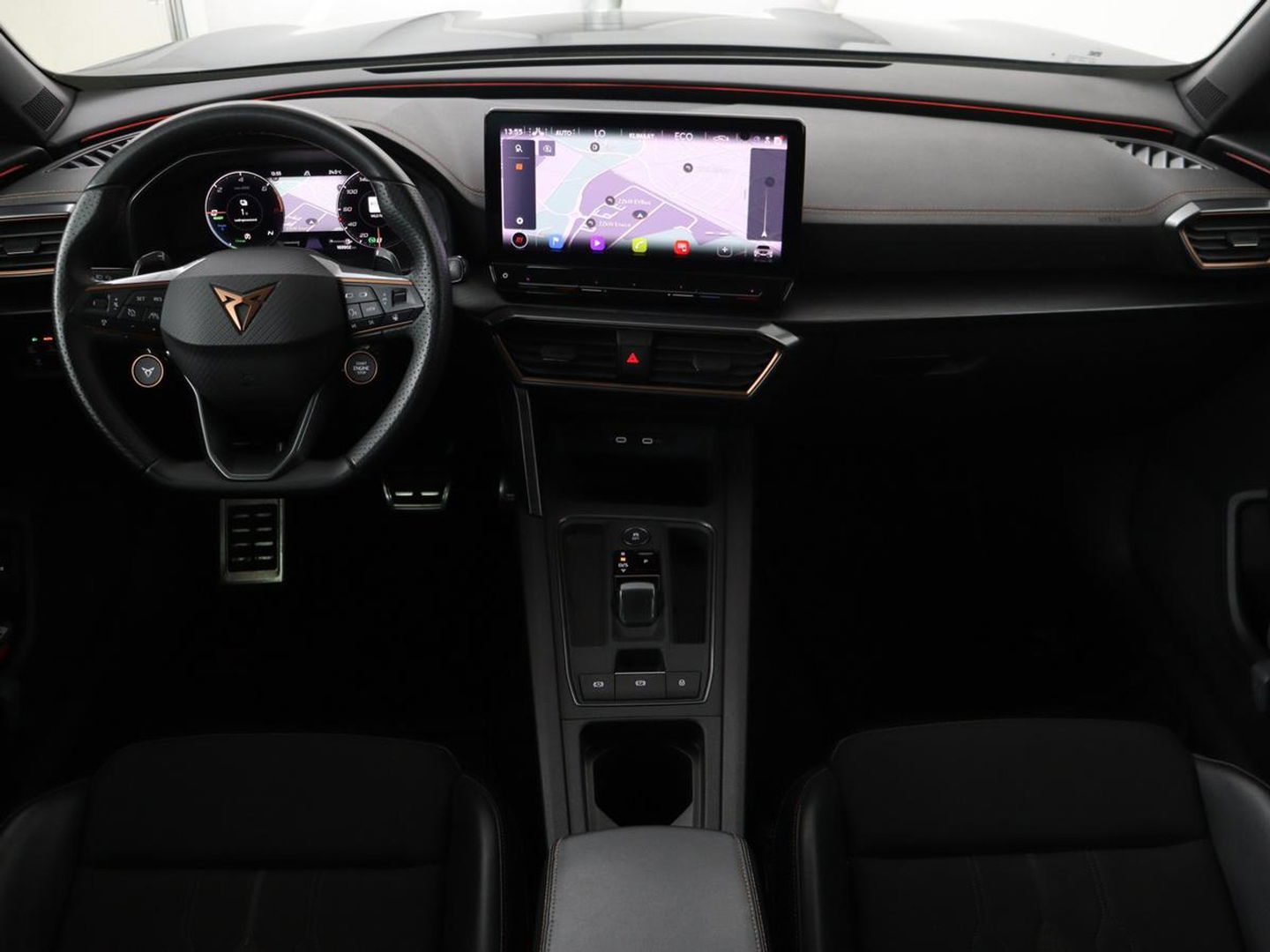 CUPRA Formentor 1.4 e-Hybrid VZ Performance | 245 PK | Stoel & stuurverwarming | Adaptive cruise | Camera | Carplay | Sfeerverlichting | Keyless | Navigatie | Sportstoelen | Full LED | PHEV