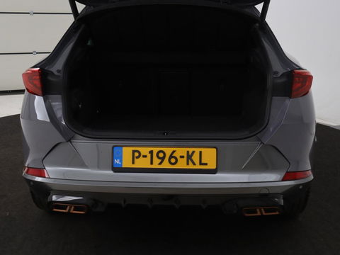 CUPRA Formentor 1.4 e-Hybrid VZ Performance | 245 PK | Stoel & stuurverwarming | Adaptive cruise | Camera | Carplay | Sfeerverlichting | Keyless | Navigatie | Sportstoelen | Full LED | PHEV