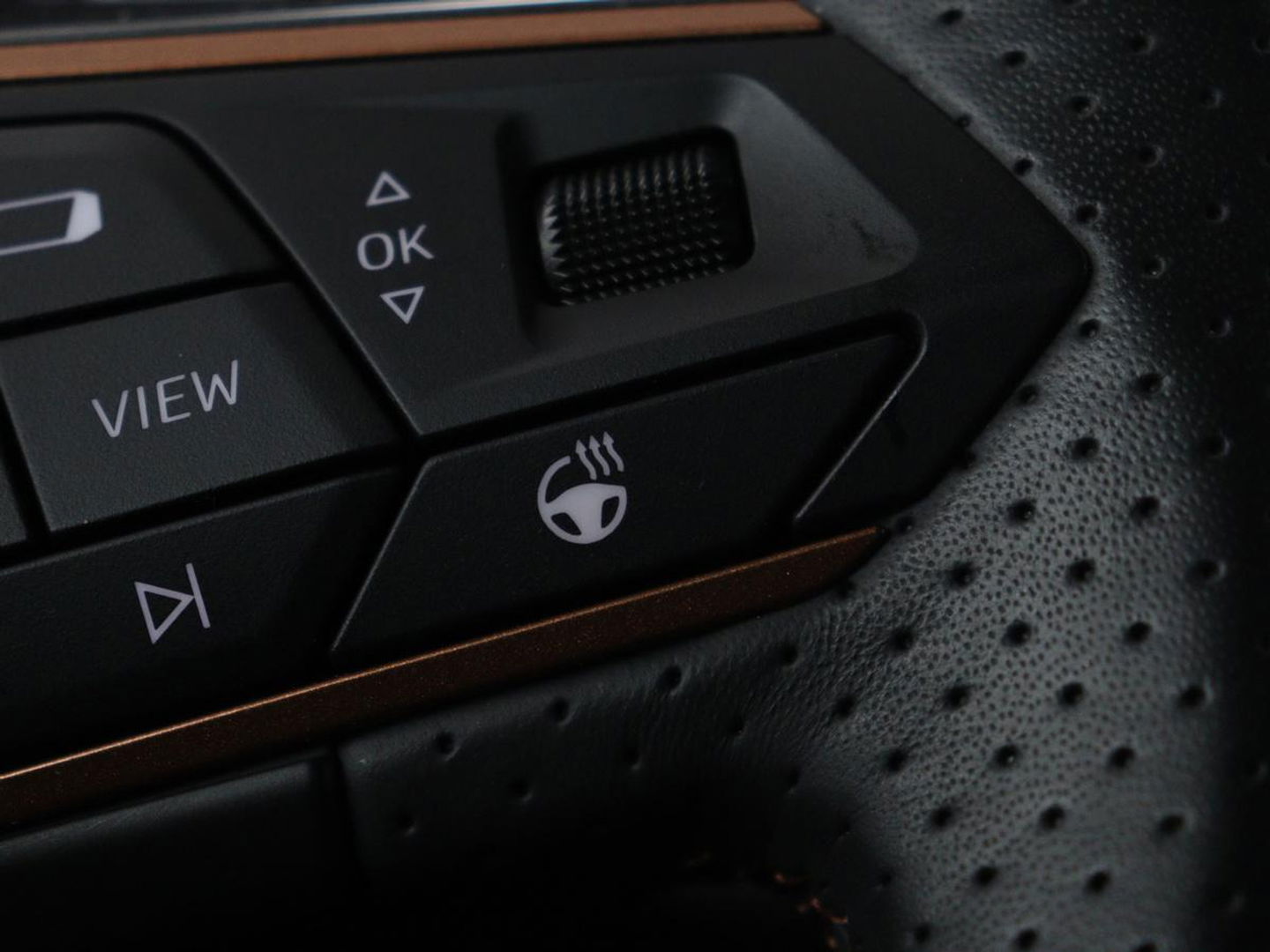 CUPRA Formentor 1.4 e-Hybrid VZ Performance | 245 PK | Stoel & stuurverwarming | Adaptive cruise | Camera | Carplay | Sfeerverlichting | Keyless | Navigatie | Sportstoelen | Full LED | PHEV