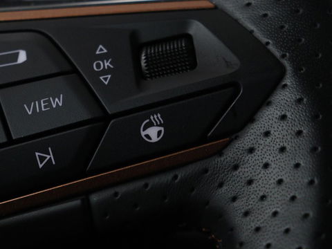 CUPRA Formentor 1.4 e-Hybrid VZ Performance | 245 PK | Stoel & stuurverwarming | Adaptive cruise | Camera | Carplay | Sfeerverlichting | Keyless | Navigatie | Sportstoelen | Full LED | PHEV