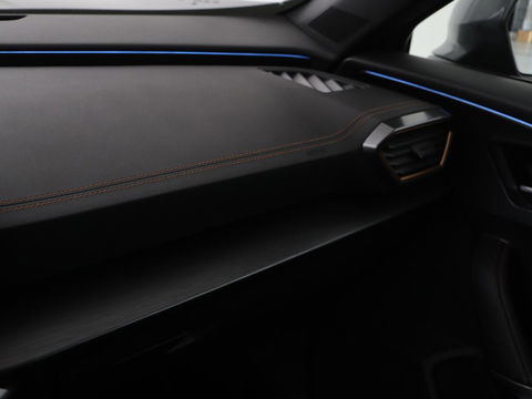 CUPRA Formentor 1.4 e-Hybrid VZ Performance | 245 PK | Stoel & stuurverwarming | Adaptive cruise | Camera | Carplay | Sfeerverlichting | Keyless | Navigatie | Sportstoelen | Full LED | PHEV