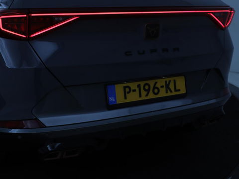 CUPRA Formentor 1.4 e-Hybrid VZ Performance | 245 PK | Stoel & stuurverwarming | Adaptive cruise | Camera | Carplay | Sfeerverlichting | Keyless | Navigatie | Sportstoelen | Full LED | PHEV