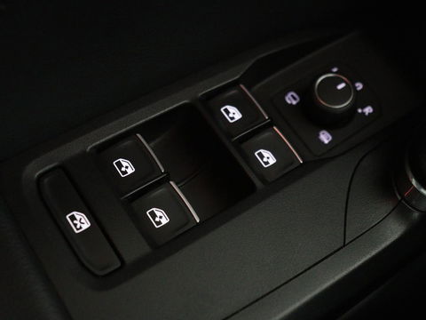 CUPRA Formentor 1.4 e-Hybrid VZ Performance | 245 PK | Stoel & stuurverwarming | Adaptive cruise | Camera | Carplay | Sfeerverlichting | Keyless | Navigatie | Sportstoelen | Full LED | PHEV