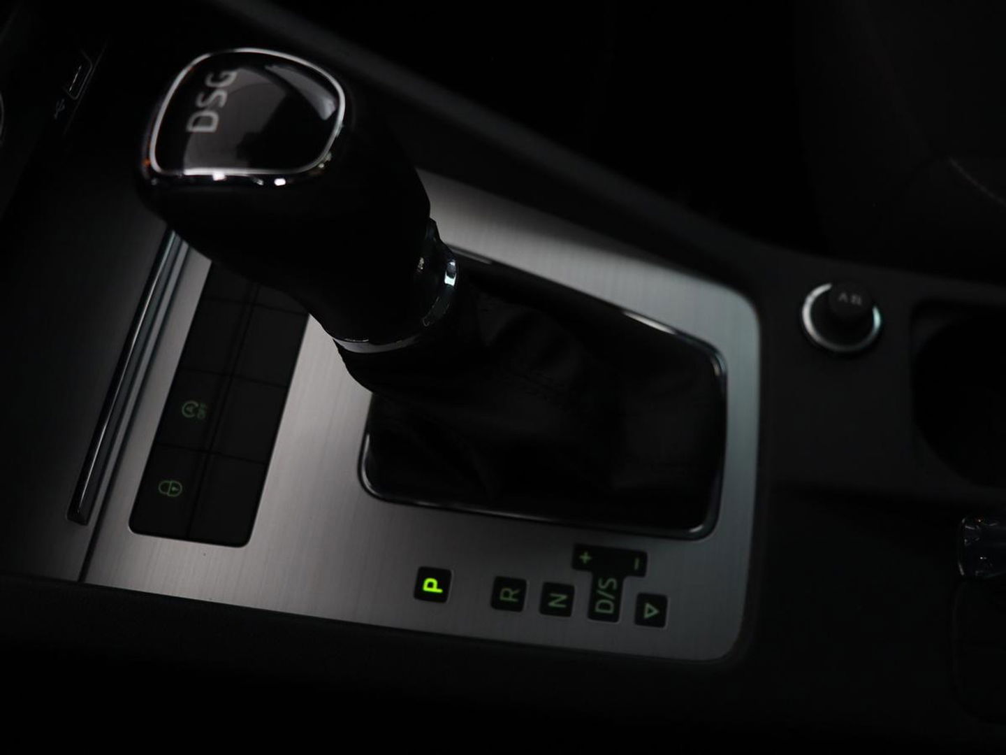 Škoda Octavia 1.5 TSI Business Edition | Stoelverwarming | Trekhaak | Carplay | Parkeerhulp | Navigatie | Verwarmde voorruit | Climate control | Cruise control
