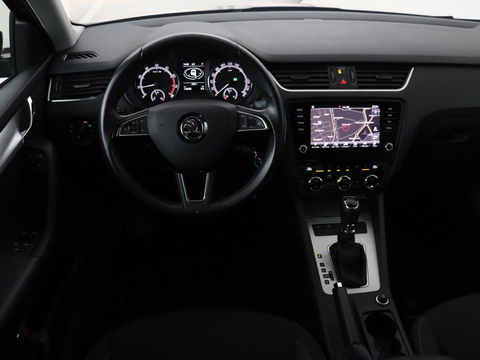 Škoda Octavia 1.5 TSI Business Edition | Stoelverwarming | Trekhaak | Carplay | Parkeerhulp | Navigatie | Verwarmde voorruit | Climate control | Cruise control