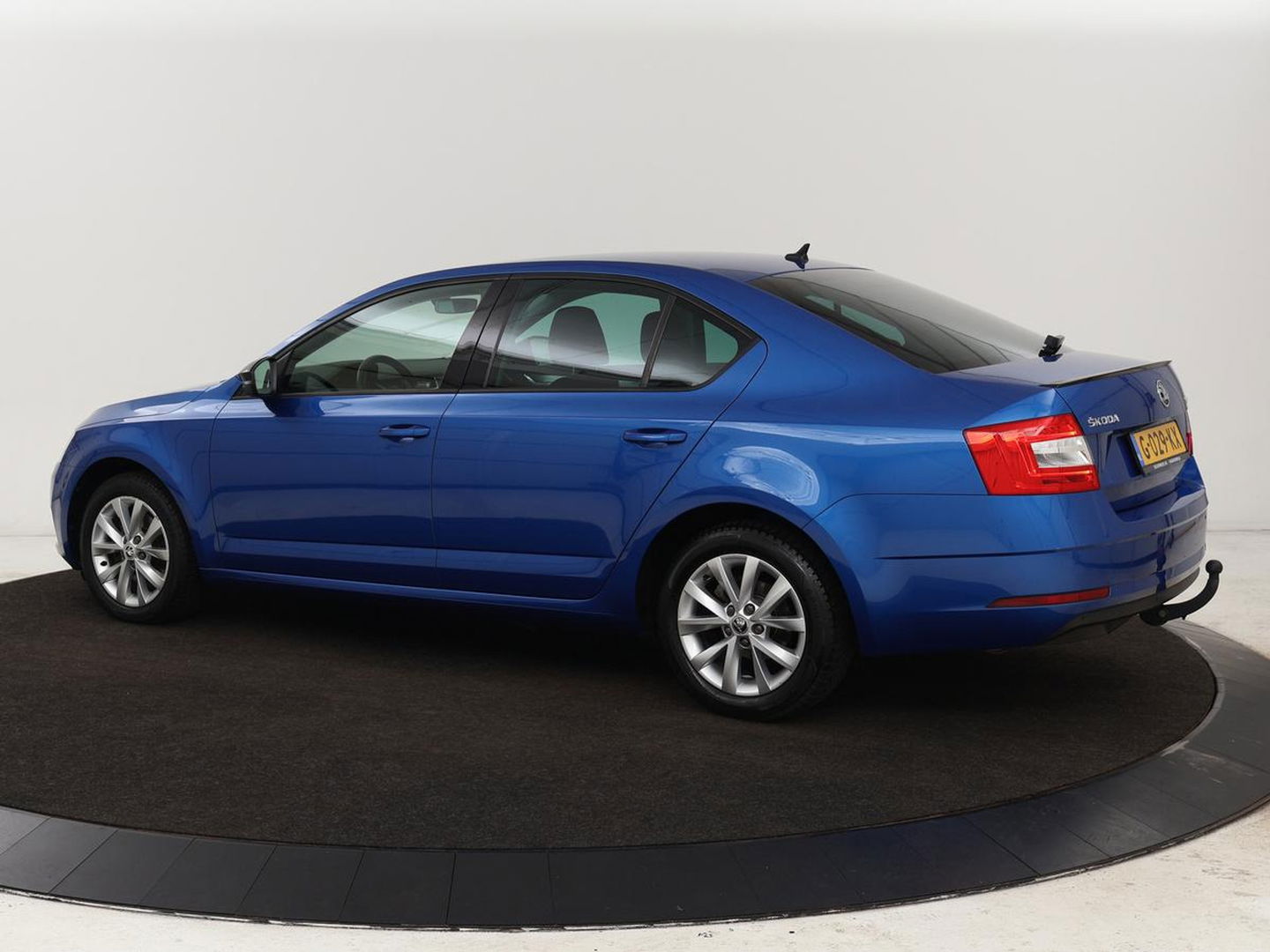 Škoda Octavia 1.5 TSI Business Edition | Stoelverwarming | Trekhaak | Carplay | Parkeerhulp | Navigatie | Verwarmde voorruit | Climate control | Cruise control