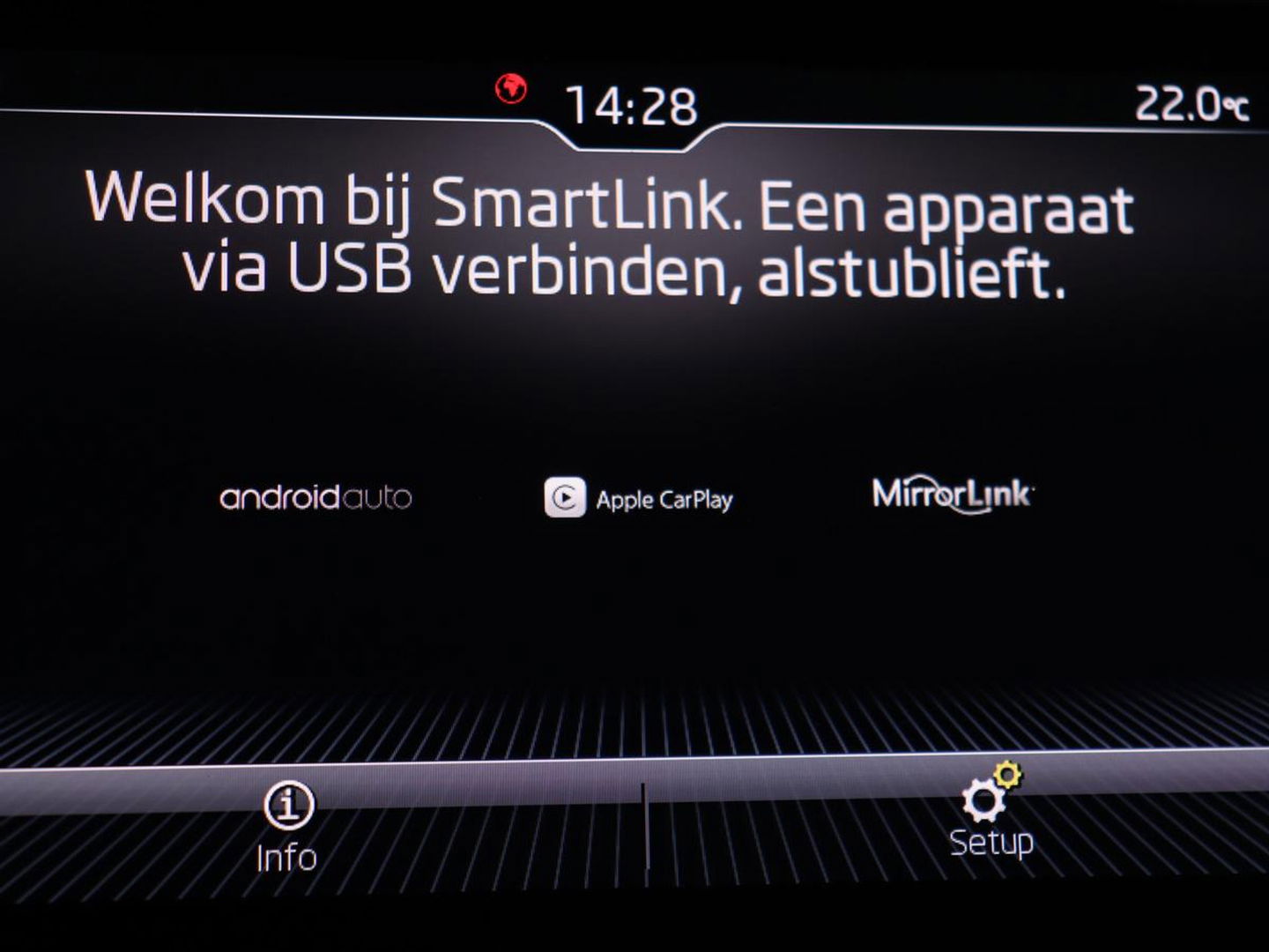 Škoda Octavia 1.5 TSI Business Edition | Stoelverwarming | Trekhaak | Carplay | Parkeerhulp | Navigatie | Verwarmde voorruit | Climate control | Cruise control