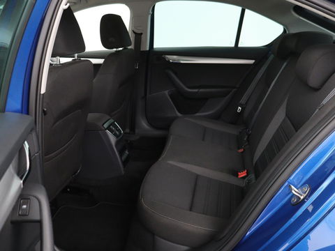 Škoda Octavia 1.5 TSI Business Edition | Stoelverwarming | Trekhaak | Carplay | Parkeerhulp | Navigatie | Verwarmde voorruit | Climate control | Cruise control