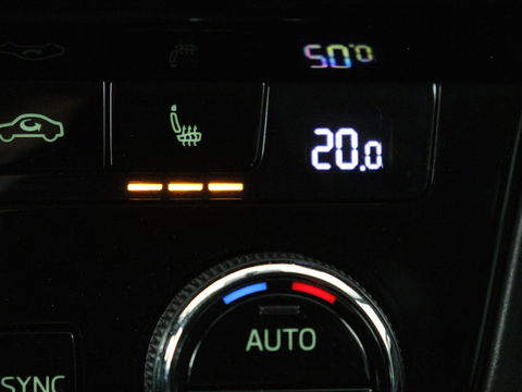 Škoda Octavia 1.5 TSI Business Edition | Stoelverwarming | Trekhaak | Carplay | Parkeerhulp | Navigatie | Verwarmde voorruit | Climate control | Cruise control
