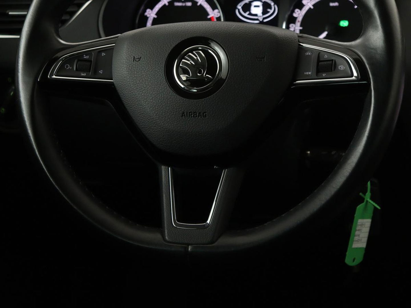 Škoda Octavia 1.5 TSI Business Edition | Stoelverwarming | Trekhaak | Carplay | Parkeerhulp | Navigatie | Verwarmde voorruit | Climate control | Cruise control