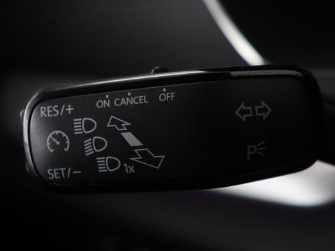 Škoda Octavia 1.0 e-TSI Business Edition | Trekhaak | Camera | Sfeerverlichting | Carplay | Navigatie | Side Assist | Climate control | Digital Cockpit | Full LED