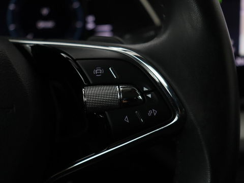 Škoda Octavia 1.0 e-TSI Business Edition | Trekhaak | Camera | Sfeerverlichting | Carplay | Navigatie | Side Assist | Climate control | Digital Cockpit | Full LED