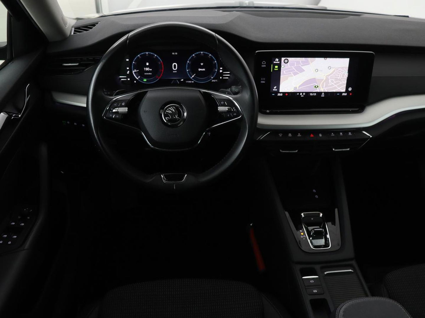 Škoda Octavia 1.0 e-TSI Business Edition | Trekhaak | Camera | Sfeerverlichting | Carplay | Navigatie | Side Assist | Climate control | Digital Cockpit | Full LED