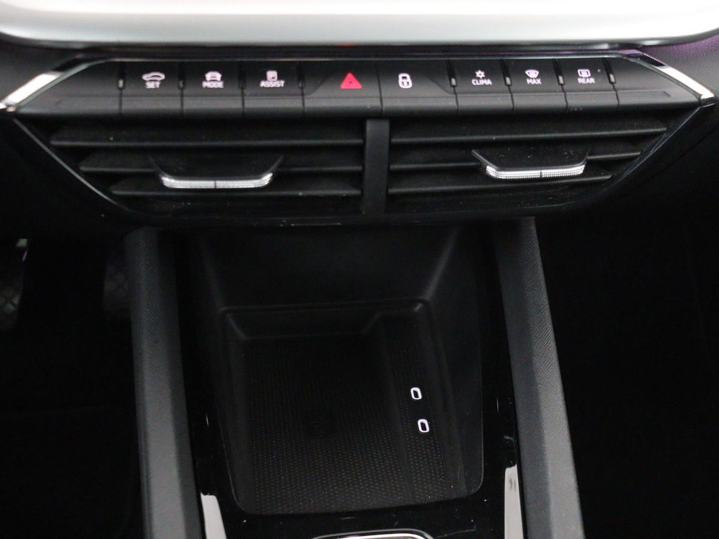 Škoda Octavia 1.0 e-TSI Business Edition | Trekhaak | Camera | Sfeerverlichting | Carplay | Navigatie | Side Assist | Climate control | Digital Cockpit | Full LED
