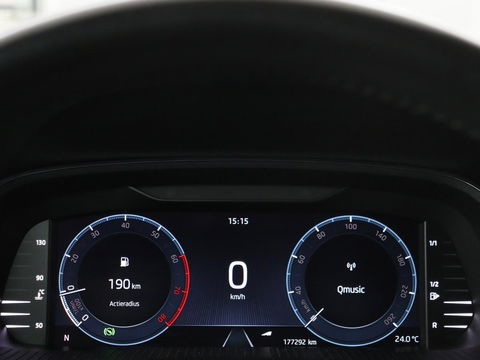 Škoda Octavia 1.0 e-TSI Business Edition | Trekhaak | Camera | Sfeerverlichting | Carplay | Navigatie | Side Assist | Climate control | Digital Cockpit | Full LED
