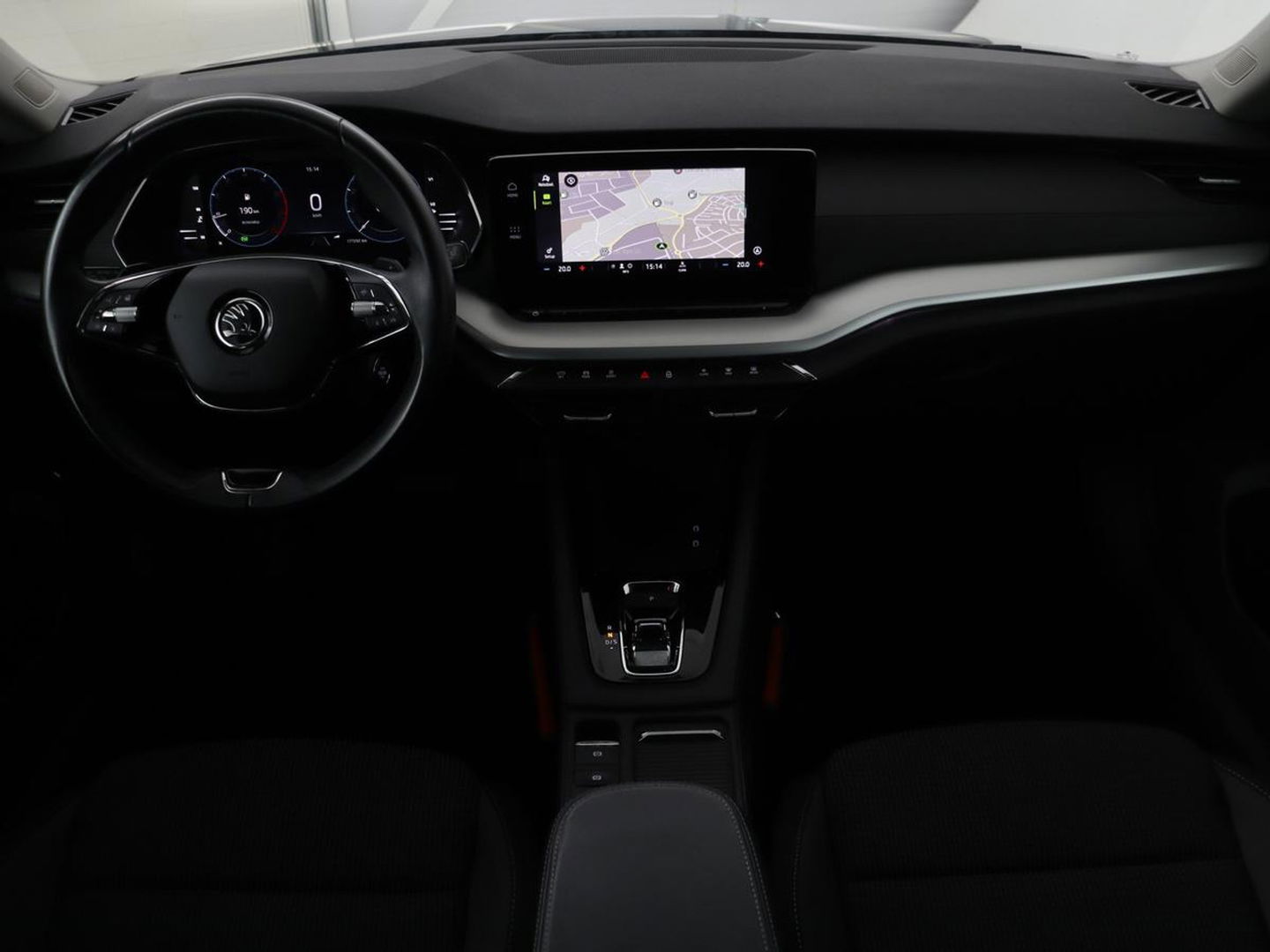 Škoda Octavia 1.0 e-TSI Business Edition | Trekhaak | Camera | Sfeerverlichting | Carplay | Navigatie | Side Assist | Climate control | Digital Cockpit | Full LED