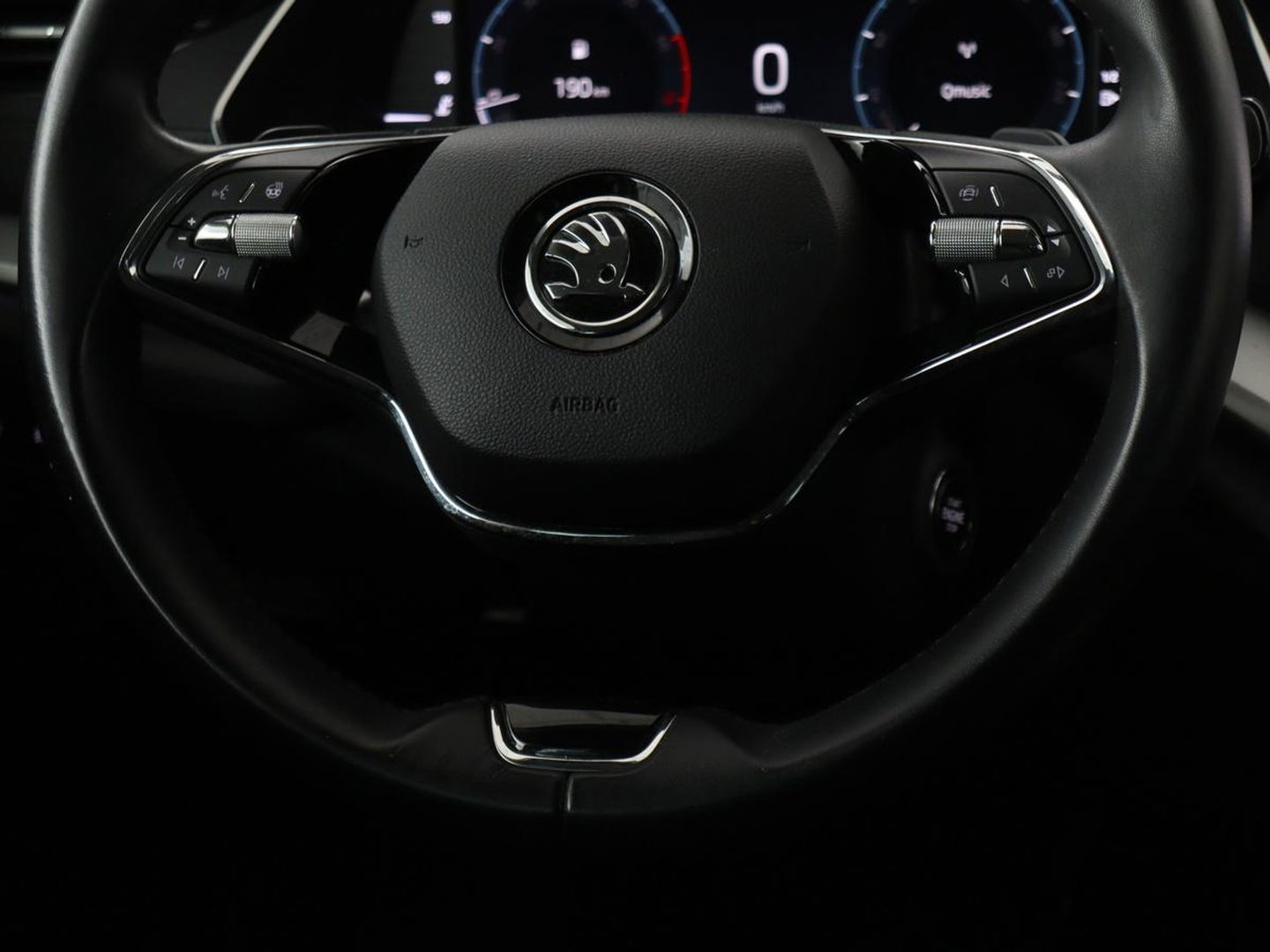 Škoda Octavia 1.0 e-TSI Business Edition | Trekhaak | Camera | Sfeerverlichting | Carplay | Navigatie | Side Assist | Climate control | Digital Cockpit | Full LED
