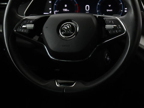 Škoda Octavia 1.0 e-TSI Business Edition | Trekhaak | Camera | Sfeerverlichting | Carplay | Navigatie | Side Assist | Climate control | Digital Cockpit | Full LED