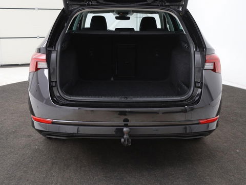 Škoda Octavia 1.0 e-TSI Business Edition | Trekhaak | Camera | Sfeerverlichting | Carplay | Navigatie | Side Assist | Climate control | Digital Cockpit | Full LED