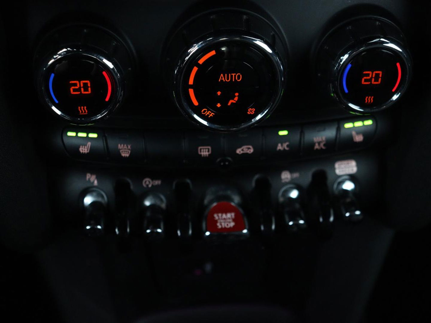 MINI Cabrio 1.5 Cooper Chili | Stoelverwarming | Carplay | Harman/Kardon | Full LED | Keyless | Navigatie | Climate control | Cruise control