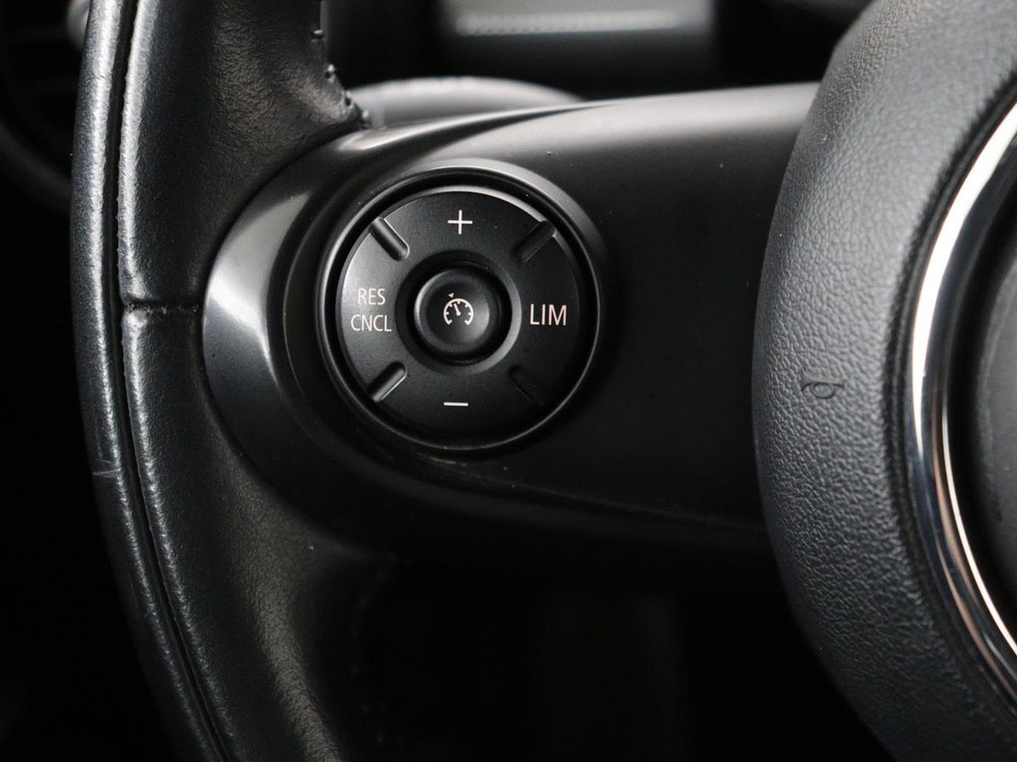 MINI Cabrio 1.5 Cooper Chili | Stoelverwarming | Carplay | Harman/Kardon | Full LED | Keyless | Navigatie | Climate control | Cruise control