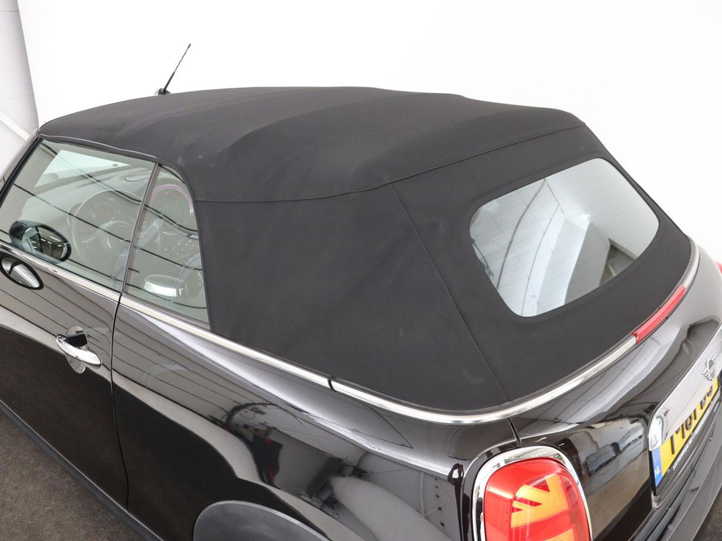 MINI Cabrio 1.5 Cooper Chili | Stoelverwarming | Carplay | Harman/Kardon | Full LED | Keyless | Navigatie | Climate control | Cruise control