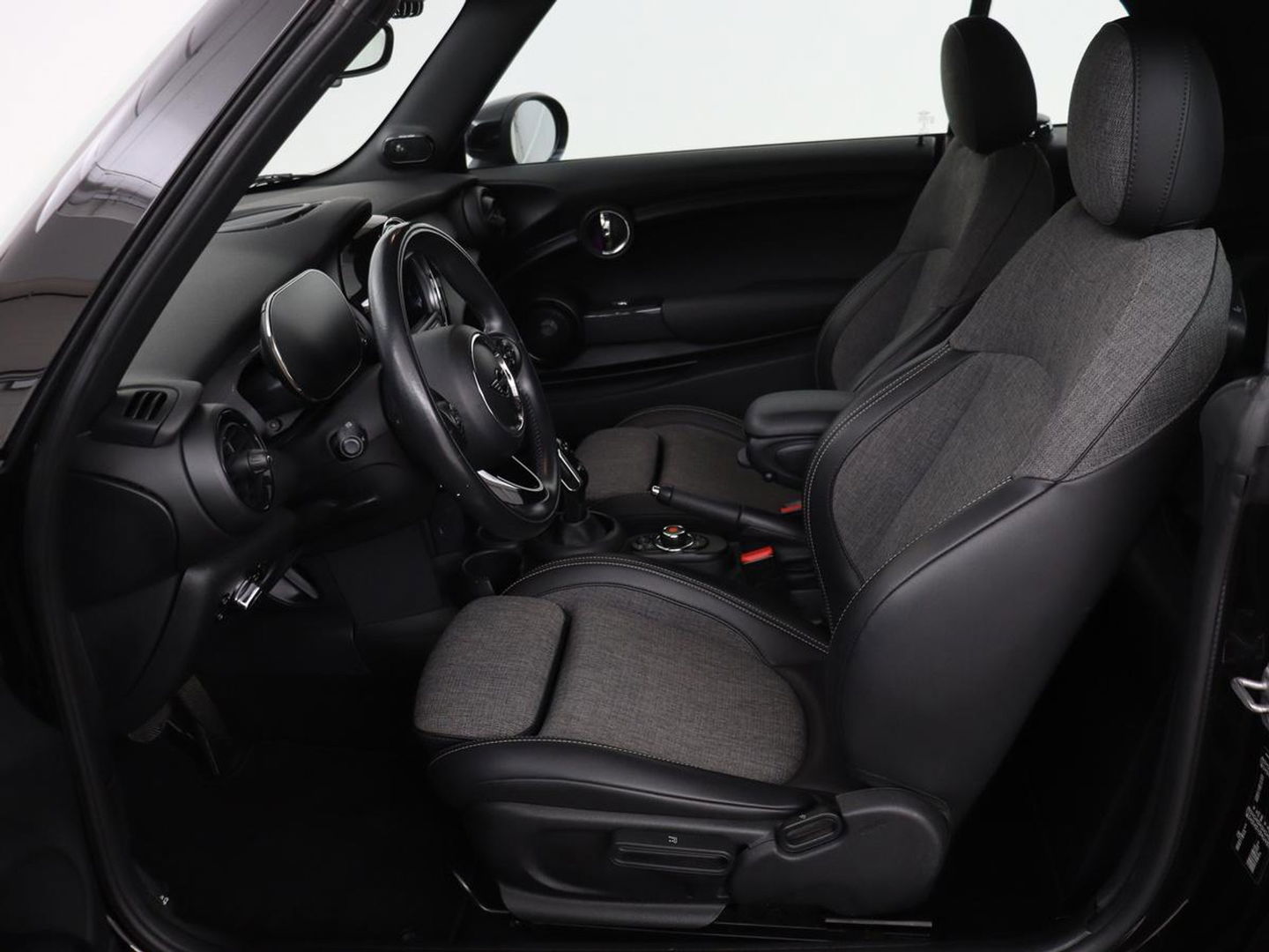 MINI Cabrio 1.5 Cooper Chili | Stoelverwarming | Carplay | Harman/Kardon | Full LED | Keyless | Navigatie | Climate control | Cruise control