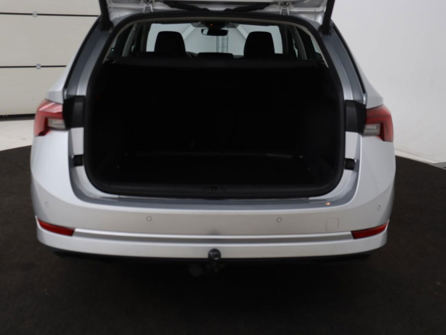 Škoda Octavia 1.5 e-TSI Business Edition | Stoelverwarming | Trekhaak | Keyless | Carplay | Navigatie | Full LED | Parkeerhulp | Digital Cockpit | Climate control | Cruise control