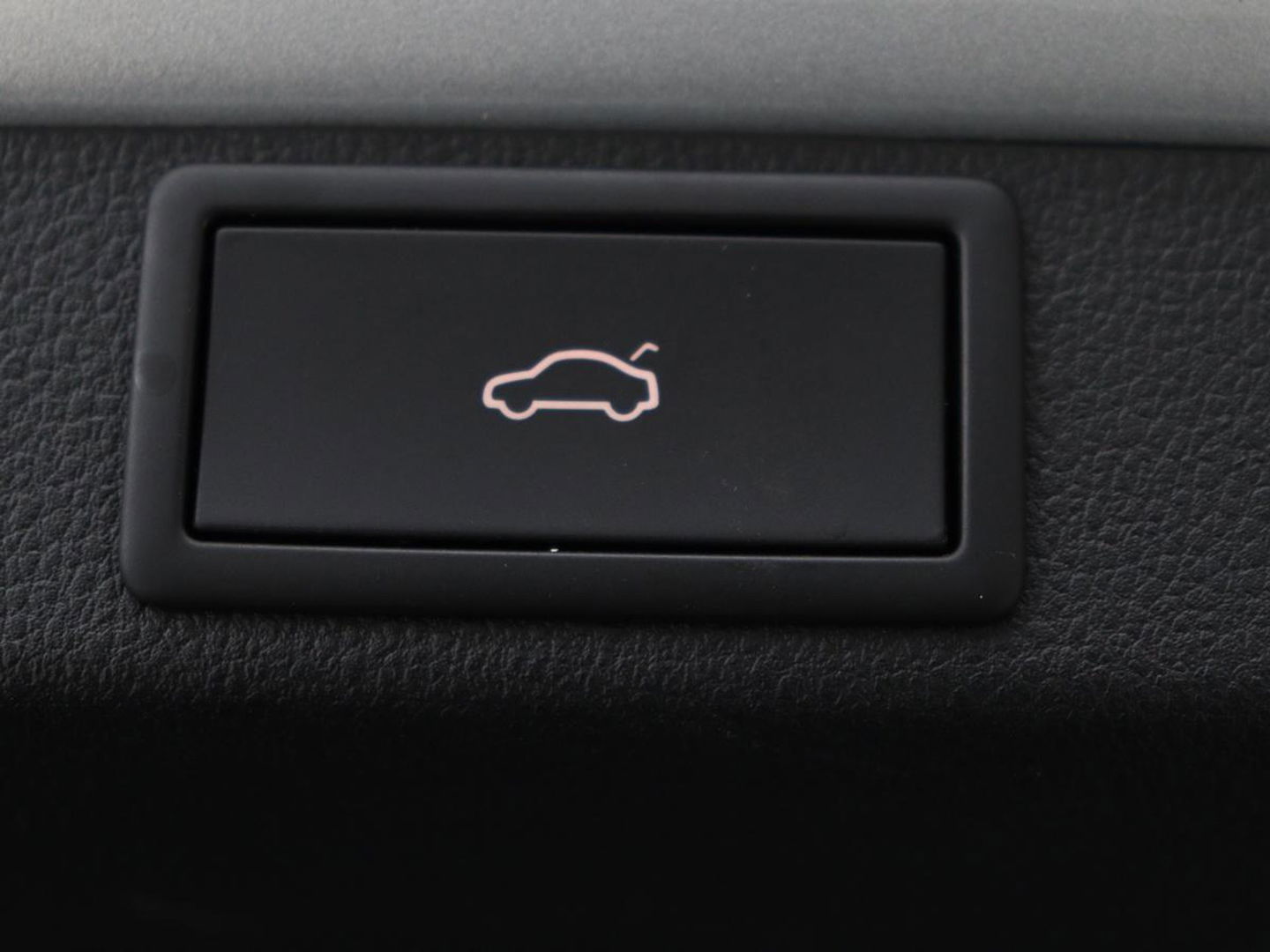 Škoda Octavia 1.5 e-TSI Business Edition | Stoelverwarming | Trekhaak | Keyless | Carplay | Navigatie | Full LED | Parkeerhulp | Digital Cockpit | Climate control | Cruise control