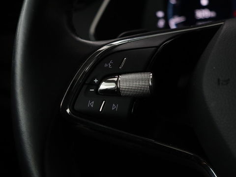 Škoda Octavia 1.5 e-TSI Business Edition | Stoelverwarming | Trekhaak | Keyless | Carplay | Navigatie | Full LED | Parkeerhulp | Digital Cockpit | Climate control | Cruise control
